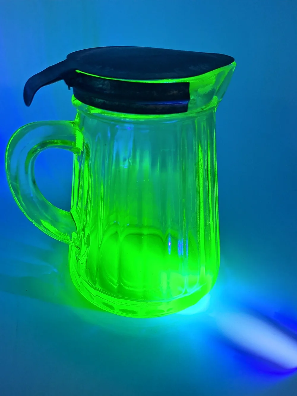 ​Vintage Green Uranium Glass Syrup Pitcher Metal Flip Top Lid Glows Ribbed 4.5